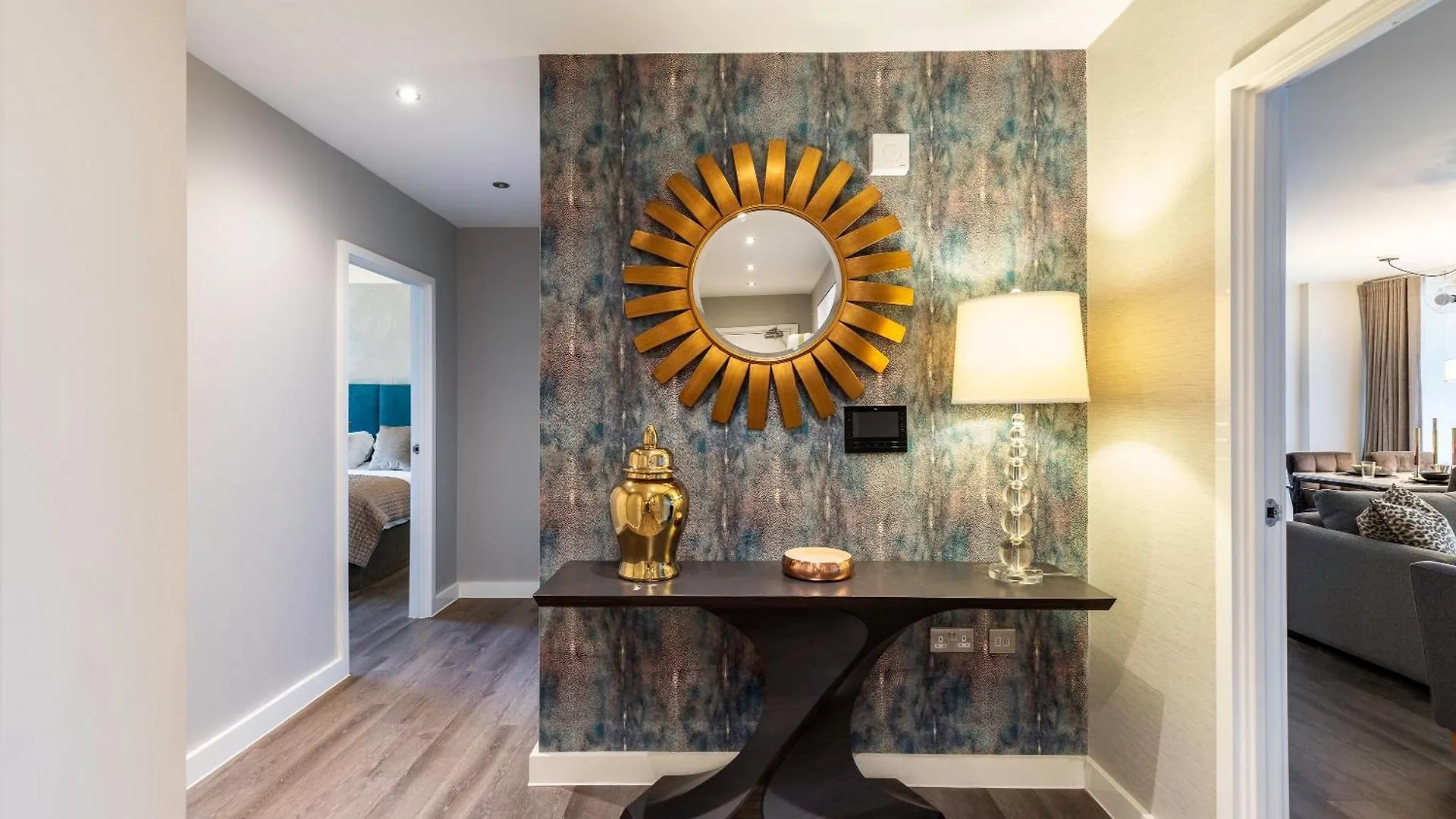 Showroom Splendour, Luxe London Elegance United Kingdom