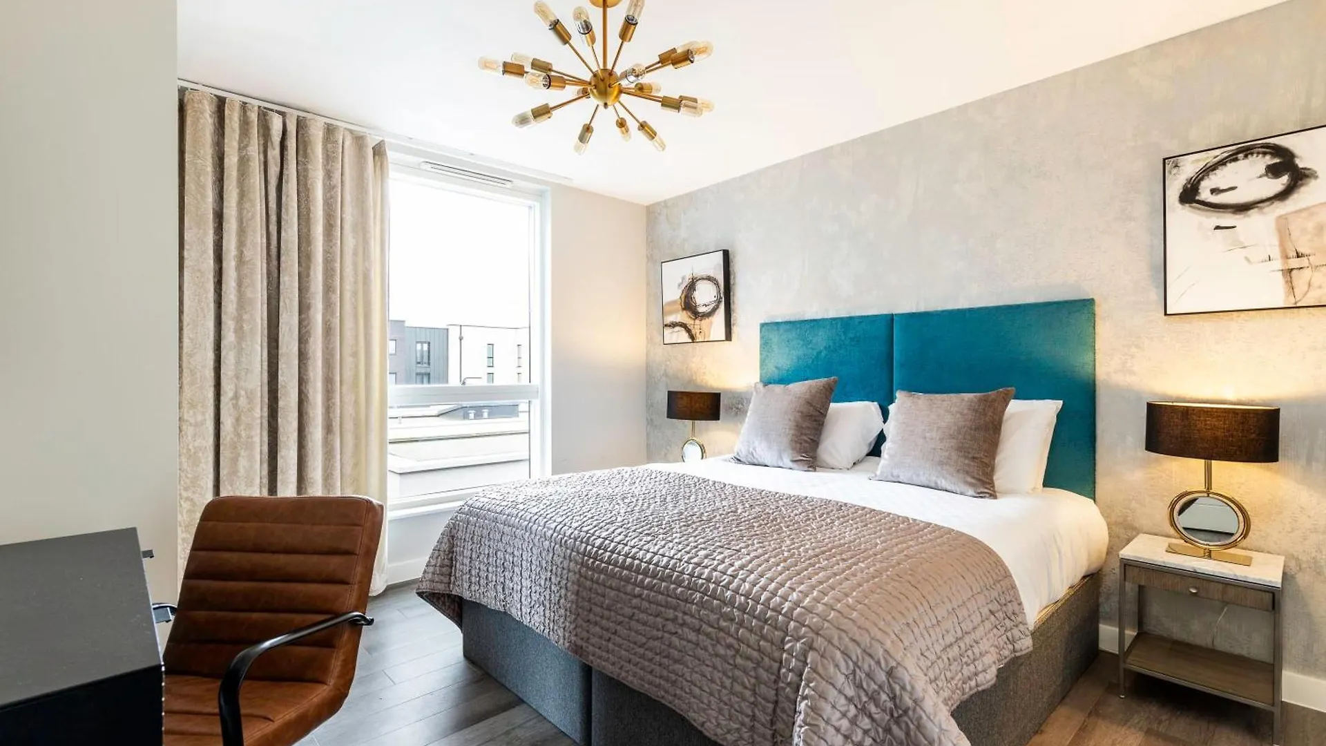 Showroom Splendour, Luxe London Elegance 0*,  United Kingdom