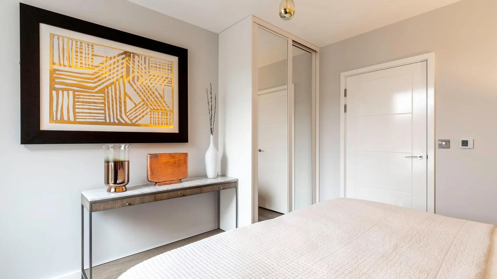 Showroom Splendour, Luxe London Elegance United Kingdom